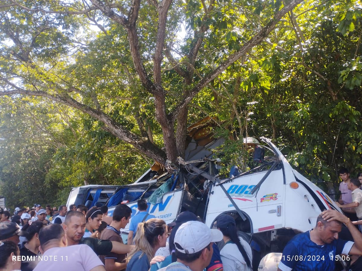 Accidente de tránsito en Área Metropolitana de Cúcuta dejó dos muertos y 14 heridos