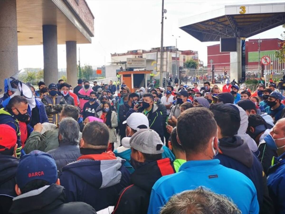 Caos en Corabastos: Trabajadores protestan por cierre de bodegas