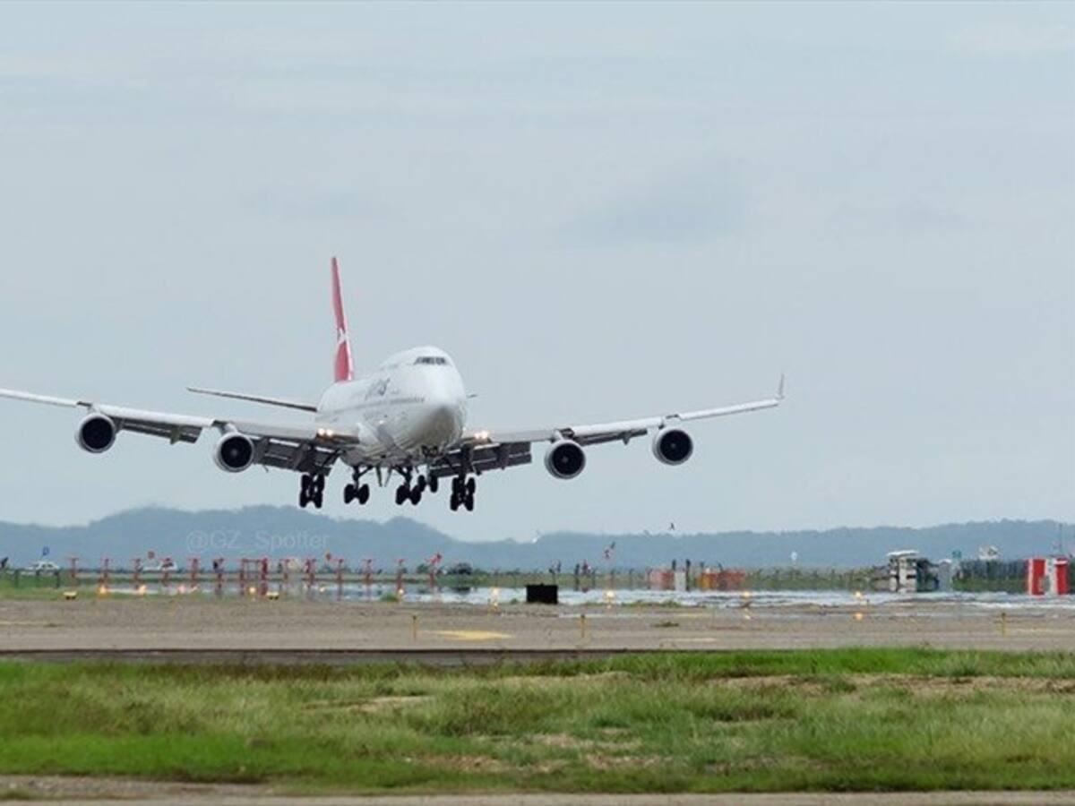 Gremios en Cartagena celebran piloto de vuelo desde Bogotá; alcalde pone condición