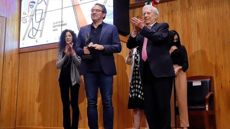Juan Gabriel Vasquez, escritor colombiano ganador de la IV Bienal de novela Mario Vargas Llosa . Foto: EFE/Francisco Guasco