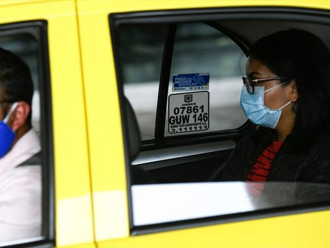Fue detenida una mujer que había llegado a Colombia desde Estados Unidos y que no acató la restricción en la movilidad para prevenir la propagación del coronavirus (Covid-19). Foto: Getty Images