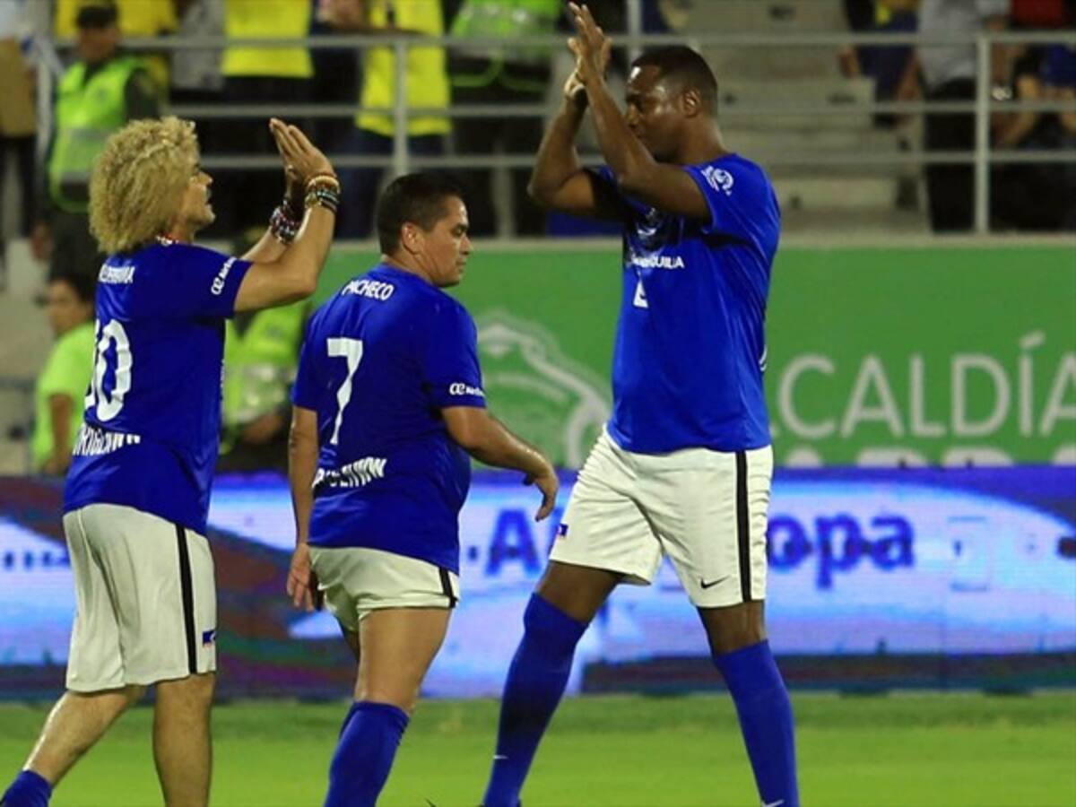 Fiesta y goles en la reinauguración del Romelio Martínez