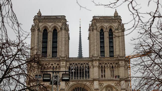 Paris (France), 09/12/2024.- The Notre-Dame de Paris cathedral during the first day of its opening for visitors, in Paris, France, 09 December 2024. The Notre Dame de Paris Cathedral reopened with a grand ceremony on 07 December after nearly six years of renovation work following its destruction by a fire on 15 April 2019. (Francia) EFE/EPA/MOHAMMED BADRA