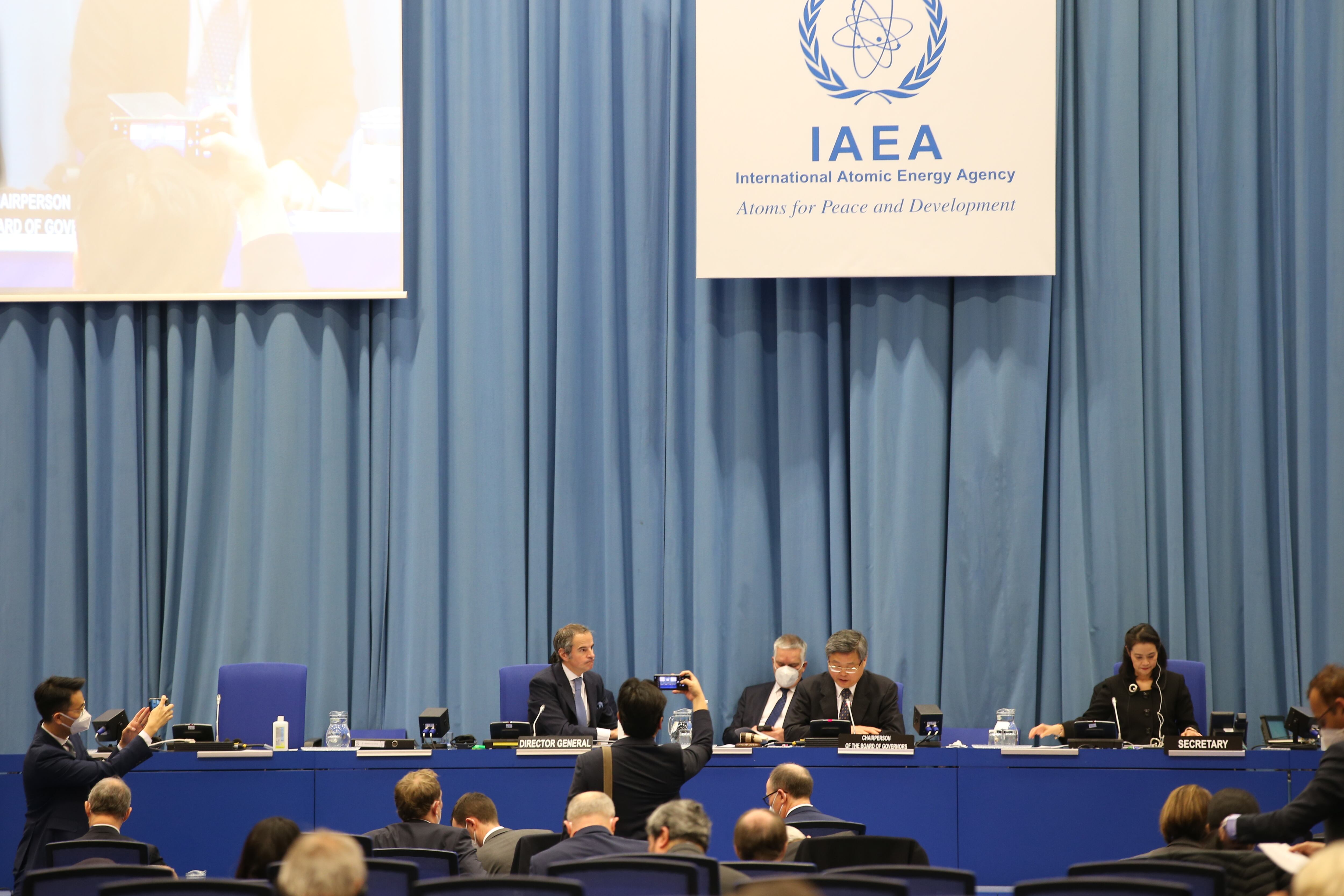 VIENNA, AUSTRIA - MARCH 7: Director General of the International Atomic Energy Agency (IAEA) Rafael Mariano Grossi attends the IAEA Board of Governors meeting on the situations in Ukraine and Iran's nuclear activities at the IAEA headquarters IAEA headquarters of the UN seat in Vienna, Austria, on March 7, 2022. (Photo by Askin Kiyagan/Anadolu Agency via Getty Images)