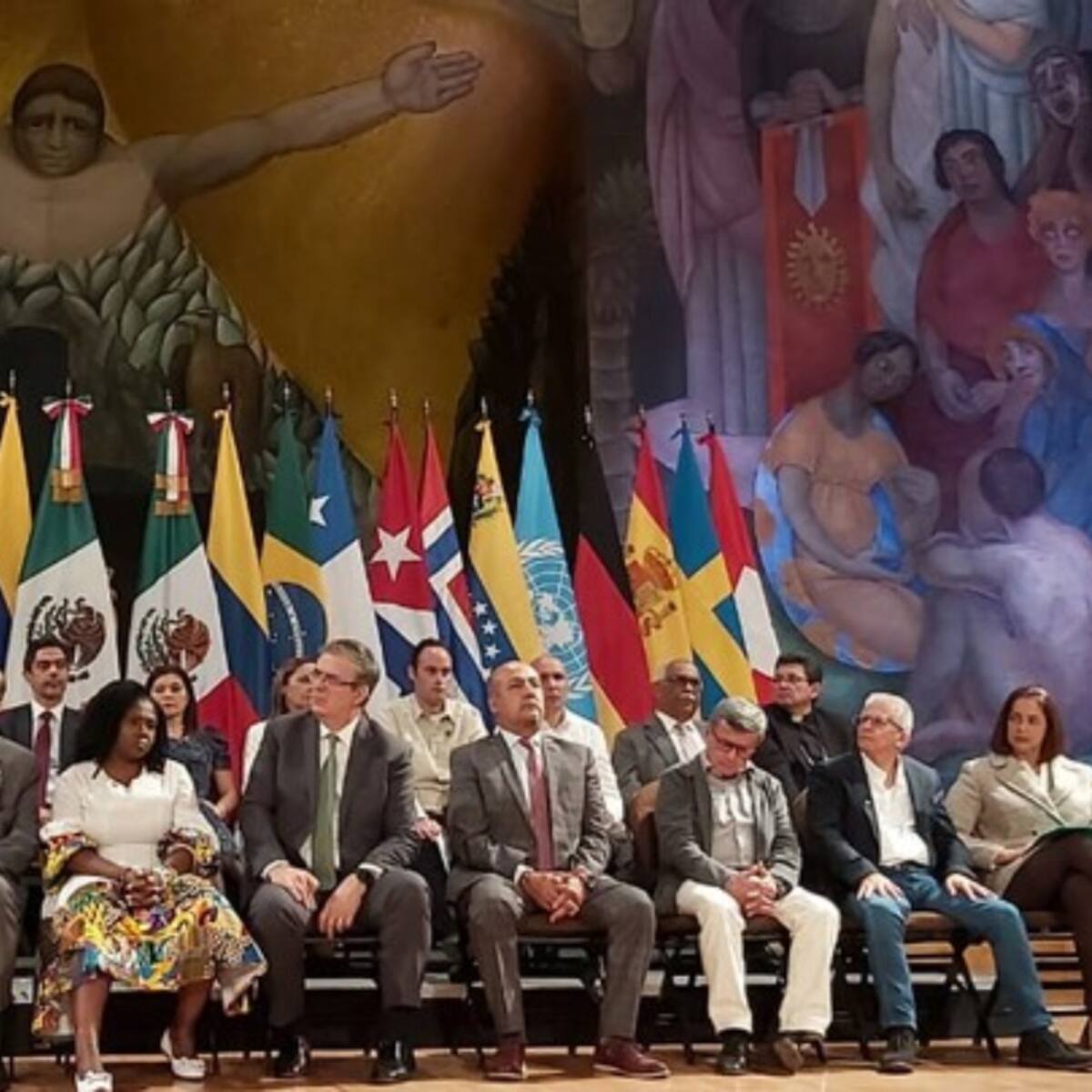 Gobierno responde a críticas del ELN y niega que la mesa esté en pausa