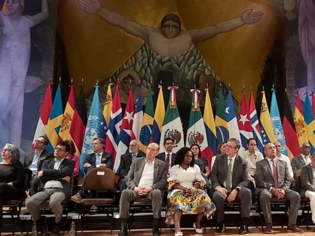 Diálogos entre el ELN y el Gobierno Nacional.