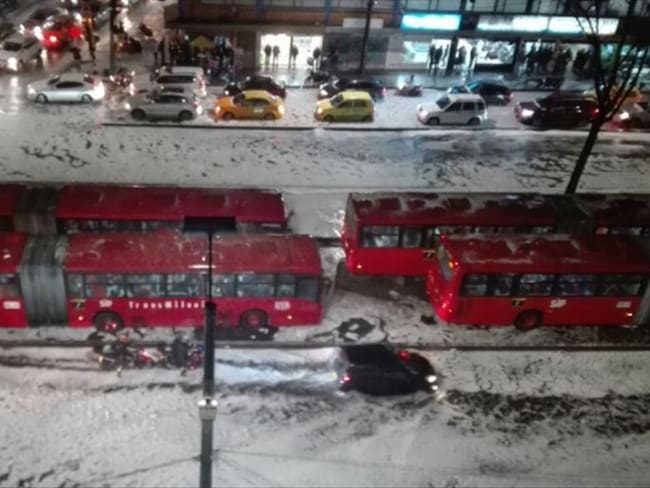 Así fue la monumental granizada en Bogotá. Foto: @untalcaballo