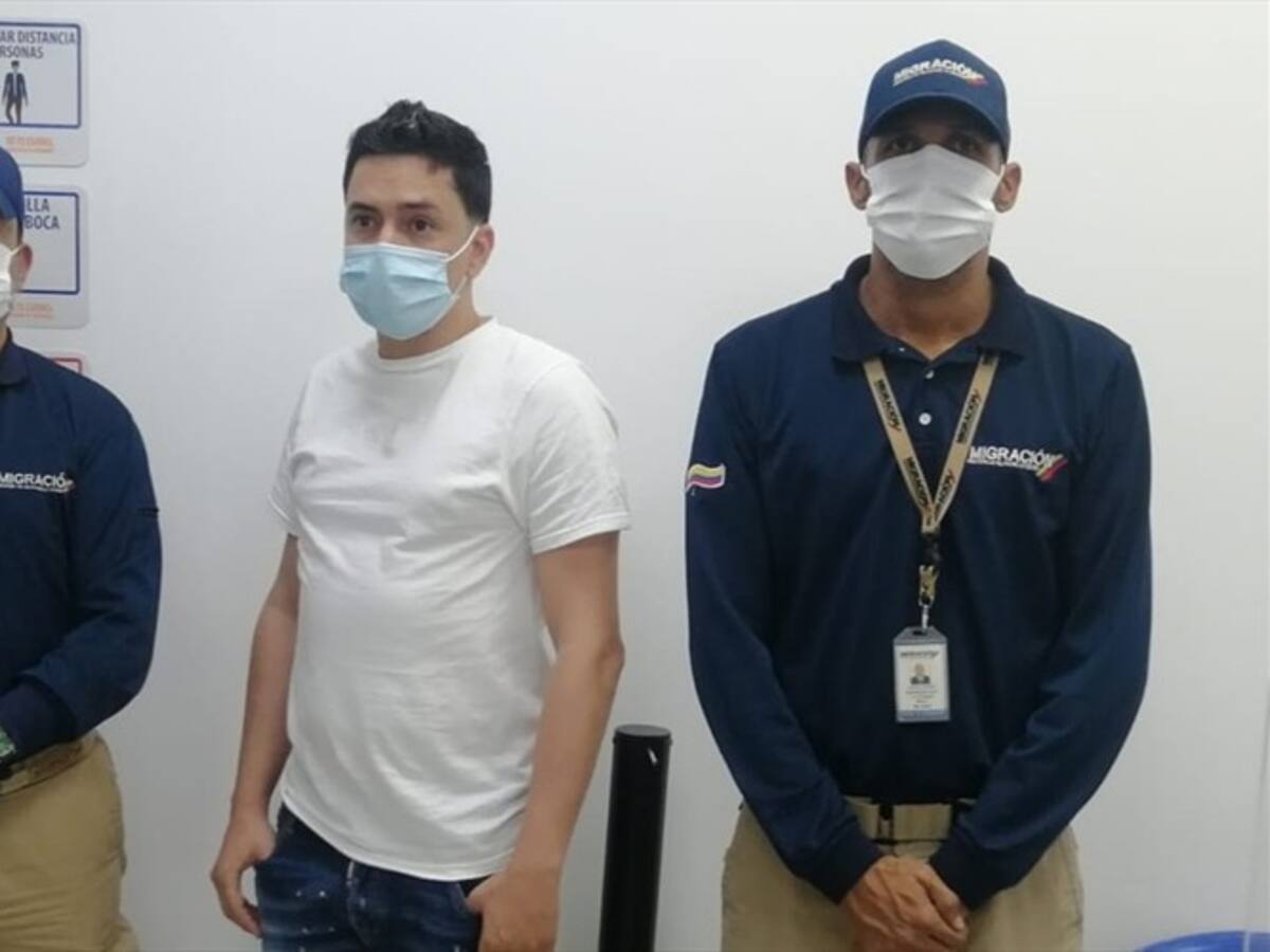 Migración detiene a ciudadano dominicano buscado por fraude y robo de identidad