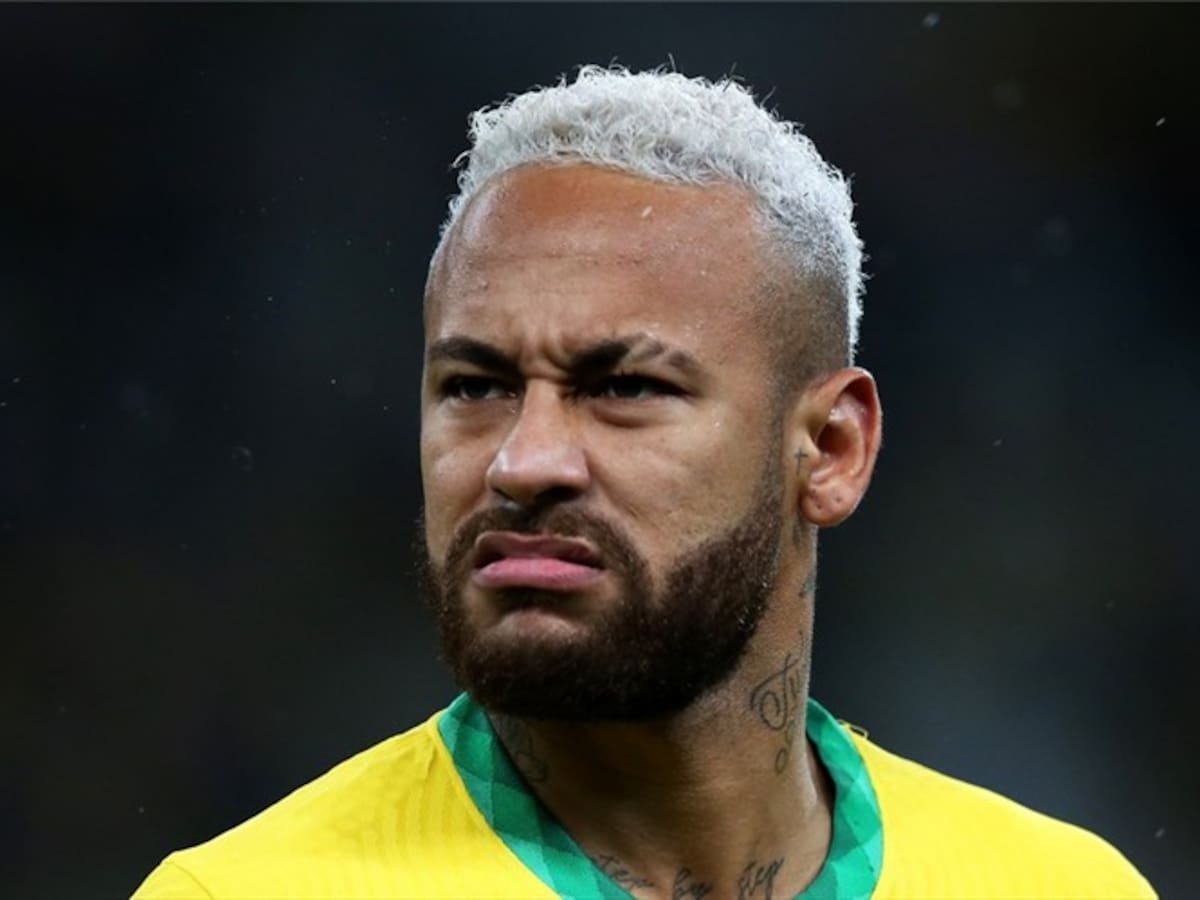 “Se le arrodilló a Neymar”: periodista uruguayo sobre arbitraje de Roberto Tobar