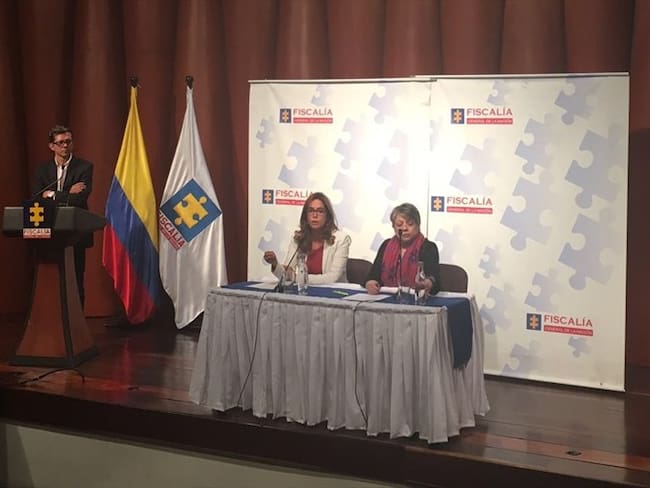 Gina Parody, ministra de Educación y María Paulina Riveros, vicefiscal general. Foto: En Twitter, @Mineducacion