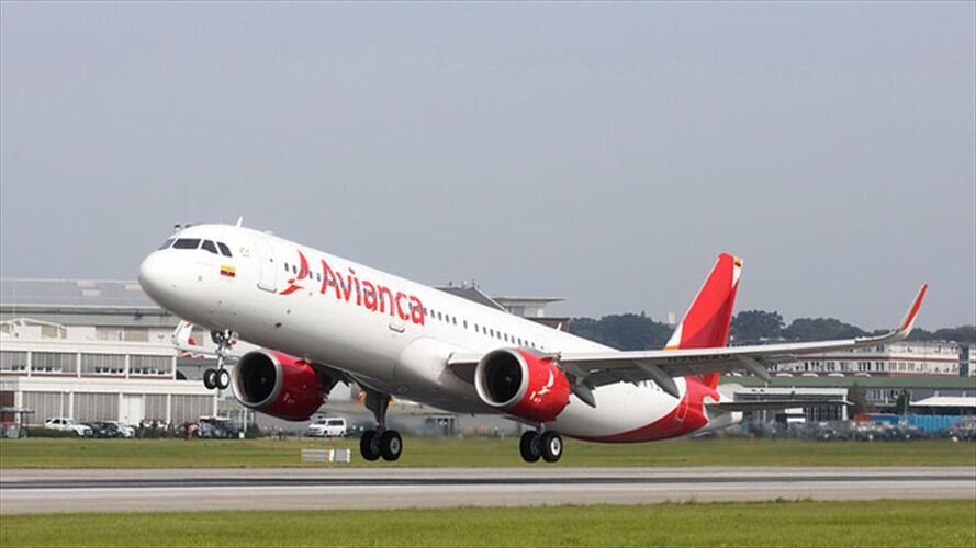 Retrasos y cancelaciones de vuelos de Avianca generaron malestar entre pasajeros en Cali. Foto: Colprensa