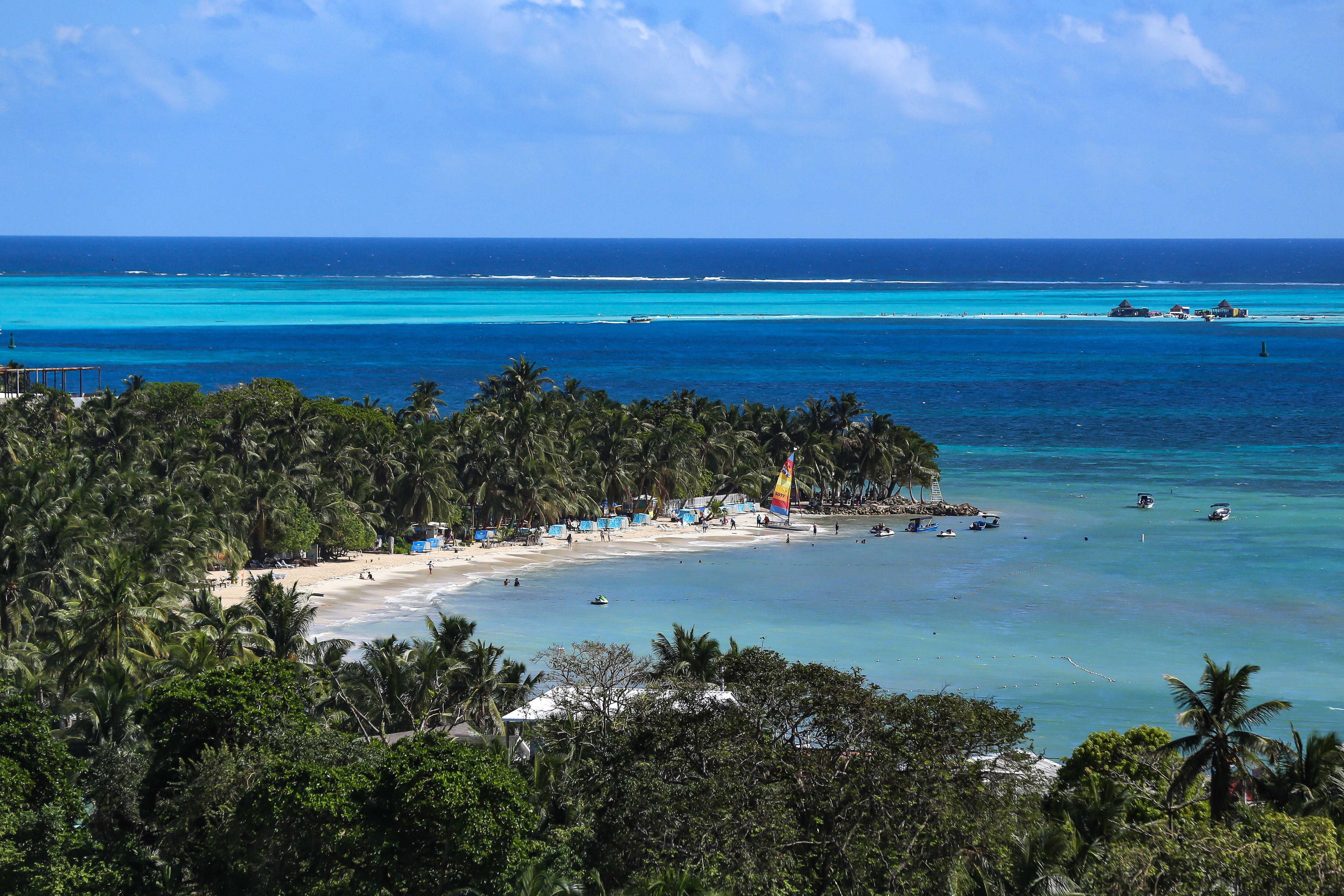 Kioscos en San Andrés: costaban $1.000 millones, ya van en $11.000. (Colprensa - Camila Díaz)