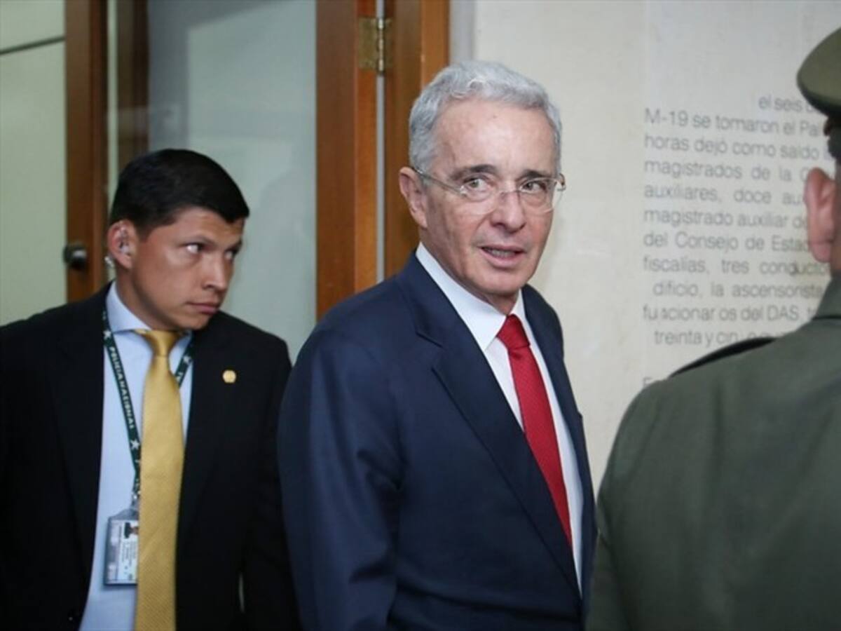 Imagen del expresidente Álvaro Uribe mejoró, según encuesta Pulso País