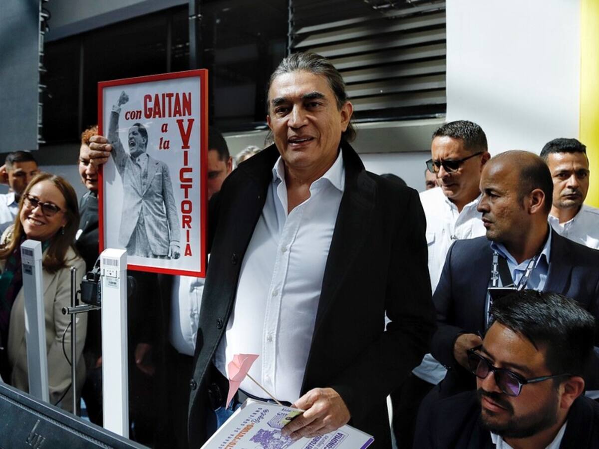 Uno no puede ser hipócrita y mentiroso, yo soy el candidato del Gobierno: Gustavo Bolívar