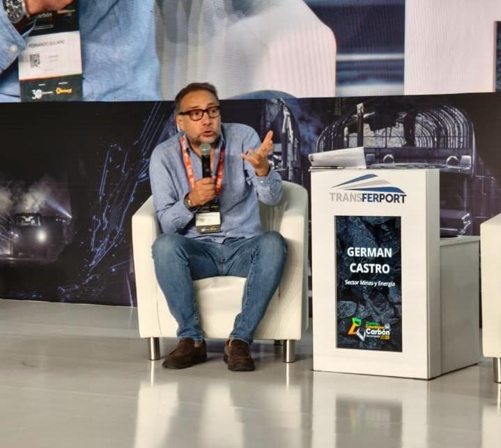 Germán Castro, contralor delegado del sector Minas y Energía, durante la Cumbre Colombiana del Carbón 2025. Foto: Fenalcarbón.