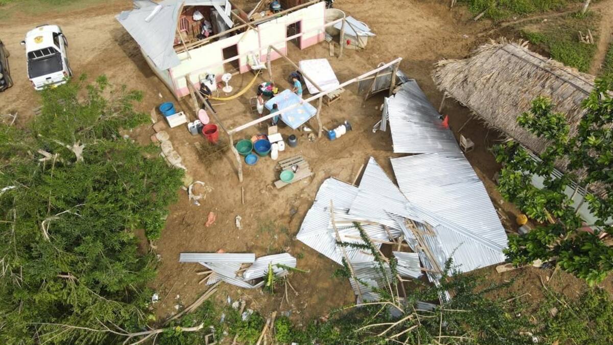 Vendaval afectó la infraestructura de más de 600 viviendas en Puerto Escondido