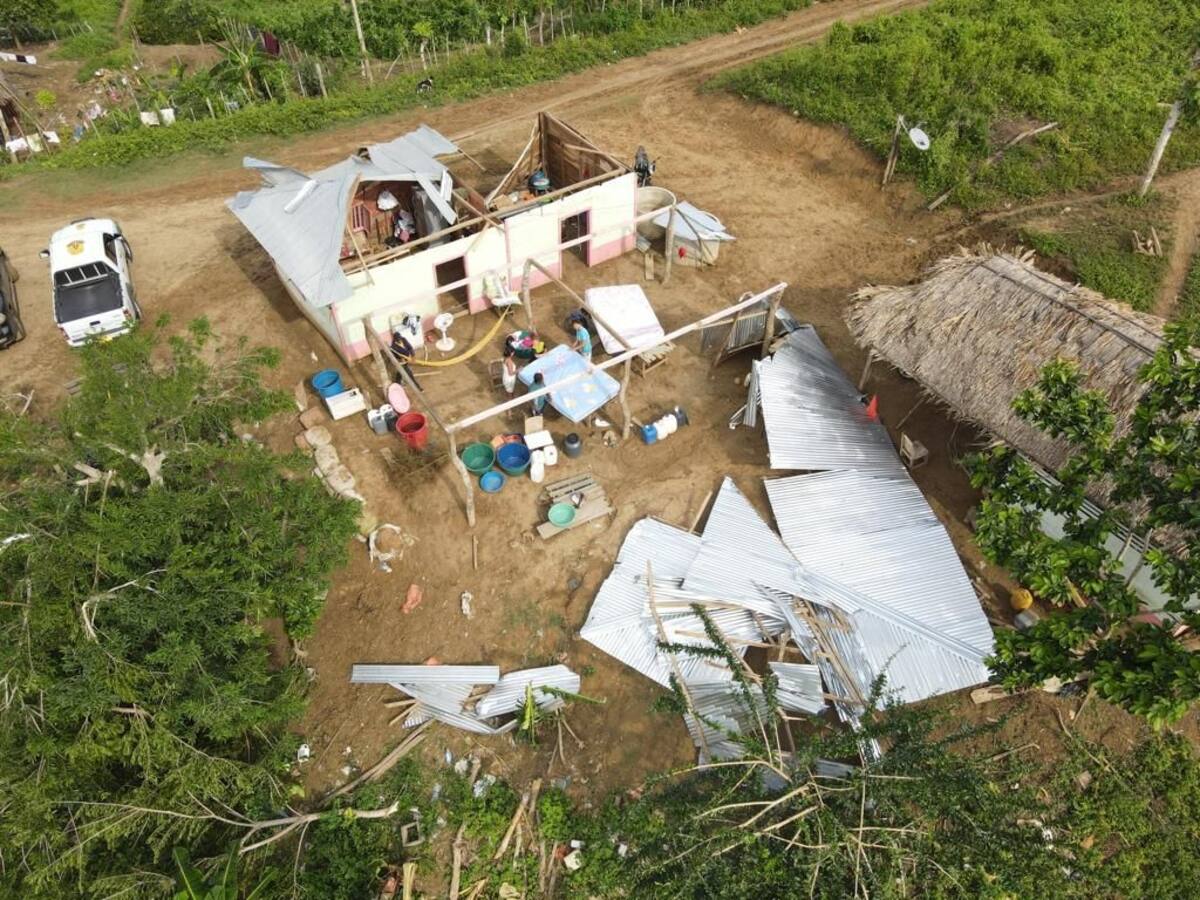 Vendaval afectó la infraestructura de más de 600 viviendas en Puerto Escondido