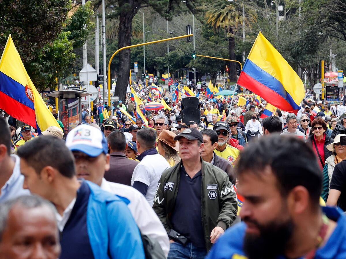 Más de 2.500 personas protestaron contra el Gobierno Petro en Bogotá