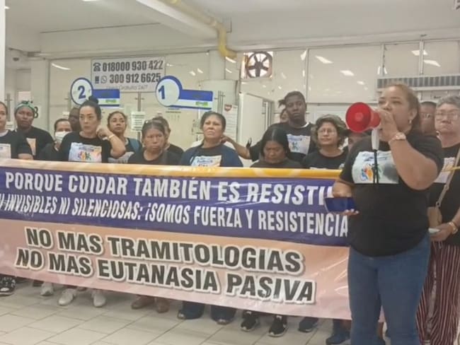 Según los familiares, varias IPS se han negado a atender a los pacientes por presuntos problemas contractuales y falta de pago por parte de la EPS.