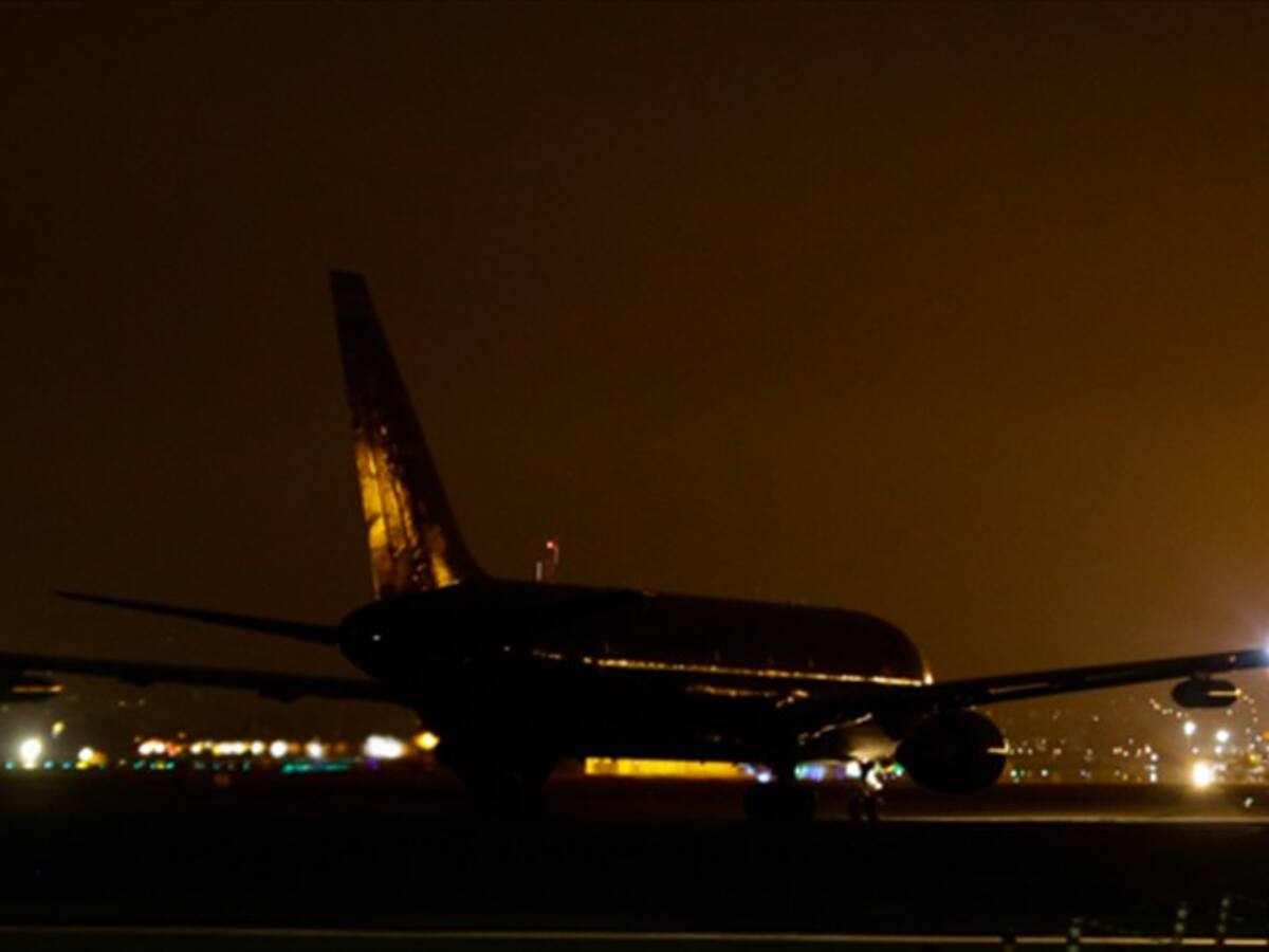 Gobierno argentino dice que la justicia debe aclarar el caso del avión retenido