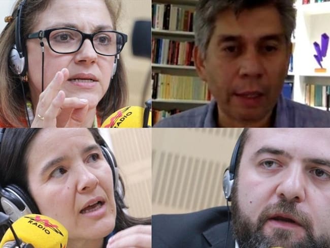 Invitados debate TIC. Foto: La WCon Vicky Dávila