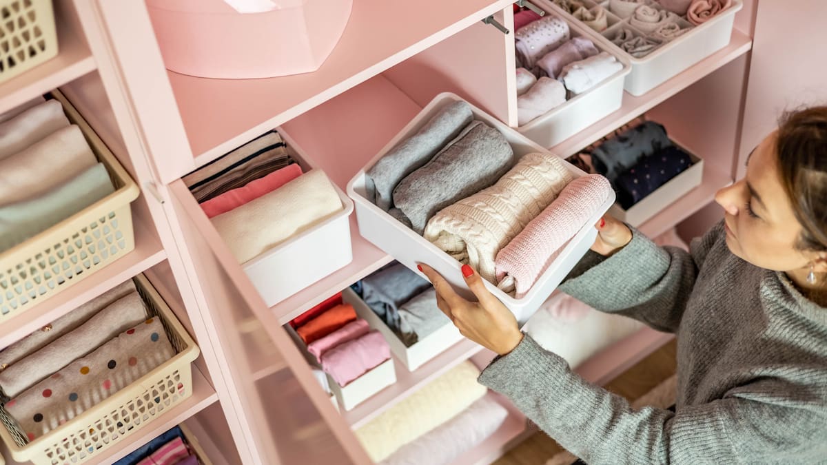 ¿Cuál es la importancia de organizar el closet? Experta responde