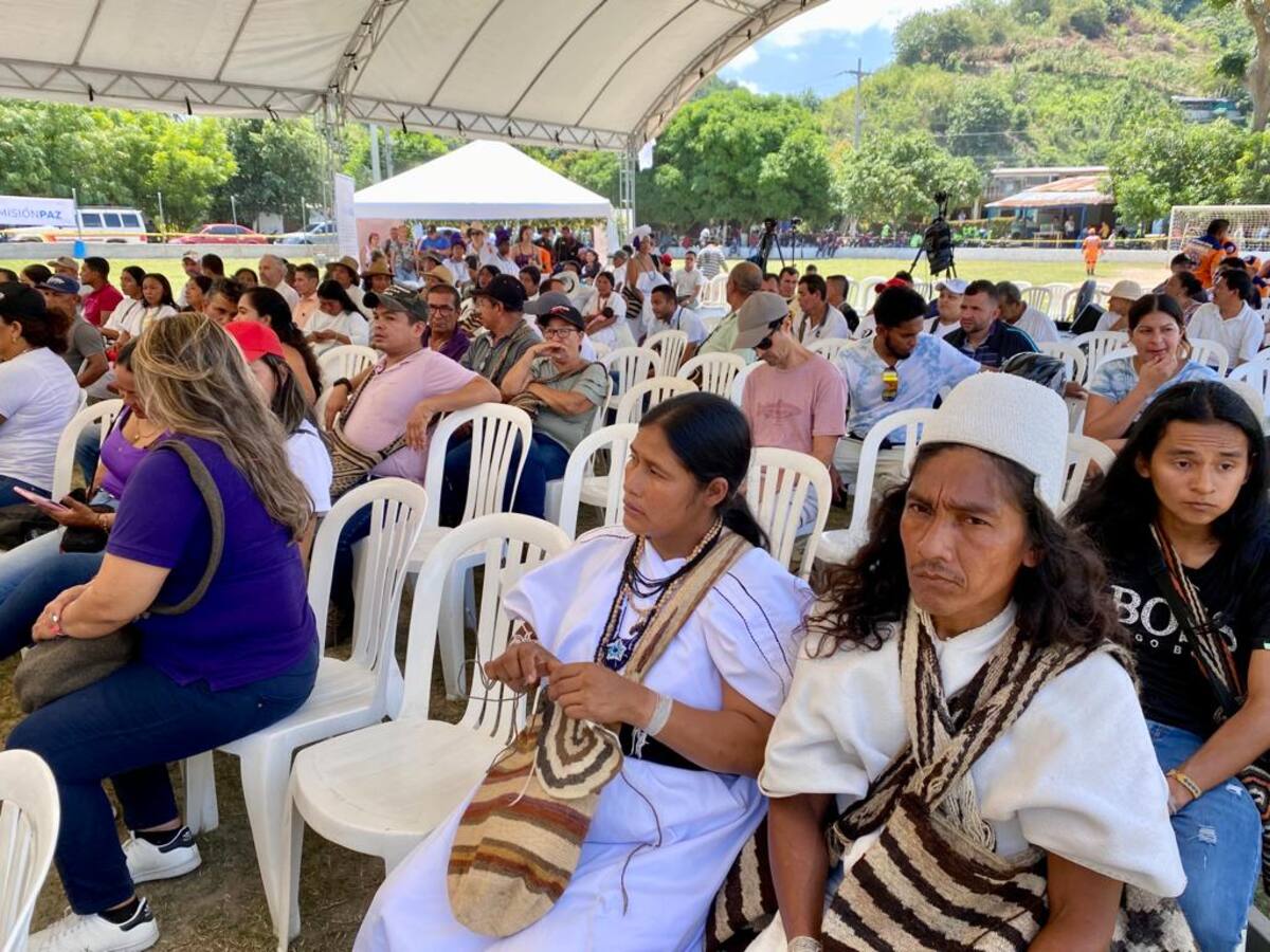 Defensores de DDHH solicitan respuesta de Petro para participar en proceso de paz