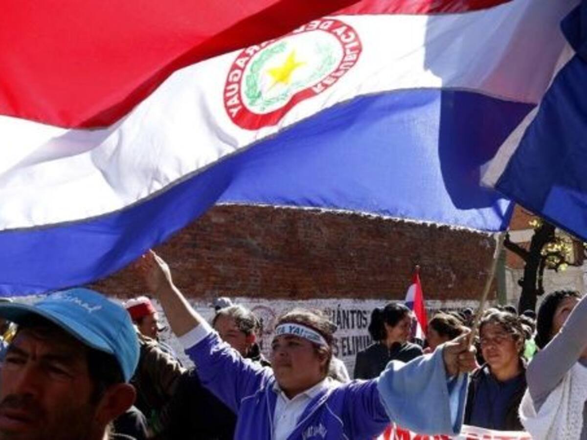 Detienen a 46 campesinos armados que se dirigían al Congreso de Paraguay