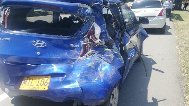 Según el reporte oficial, el accidente se produjo por imprudencia de los conductores, quienes no conservaron la distancia de seguridad. Foto: Erika Rebolledo