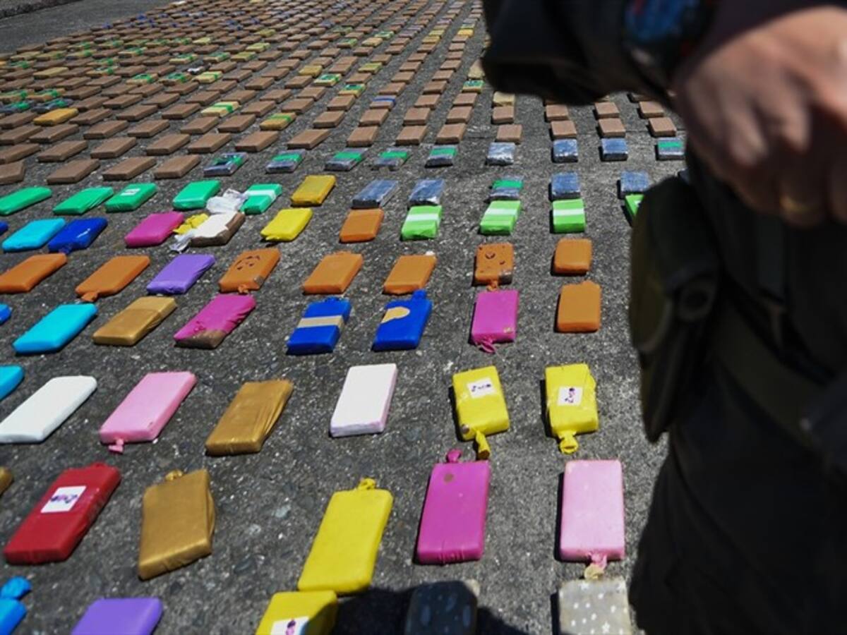 Incautan dos toneladas de “creepy” en Bogotá y media de coca en el Pacífico