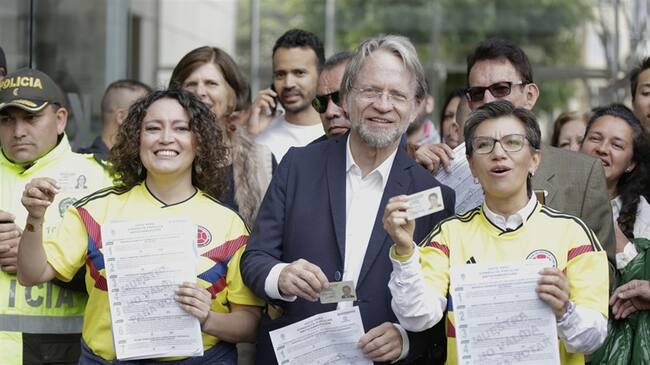 Antanas Mockus, Angelica Lozano y Claudia López. Foto: Colprensa