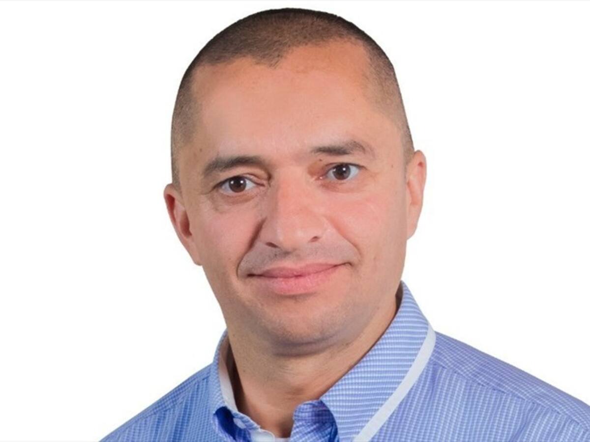 Denuncian que candidato del Centro Democrático en Antioquia copió publicidad a Fico