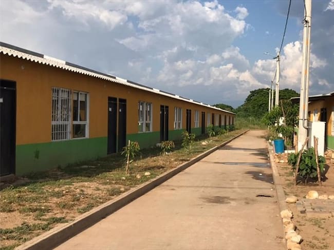 Las familias beneficiarias aseguran que les han puesto trabas y les engañan con fechas de entrega. Foto: Cortesía a Sigue La W
