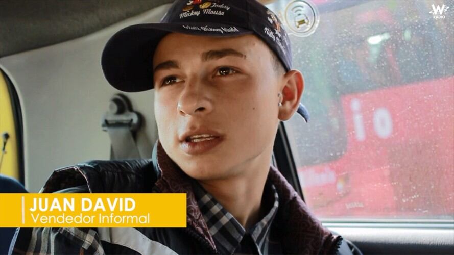 La beca que sorprendió a un joven que dedica sus días a las ventas ambulantes. Foto: W Radio