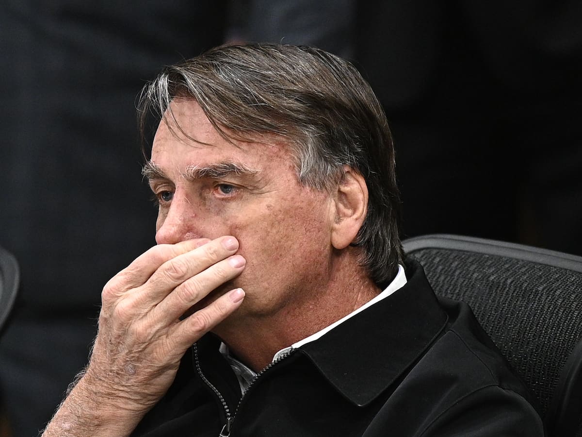 Registran domicilios de uno de los hijos de Bolsonaro por una trama de lavado de dinero