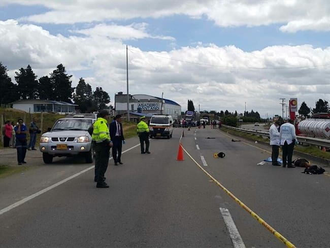 Accidente de tránsito en la vía Paipa-Tunja deja dos personas muertas. Foto: Cortesía: César Gil.