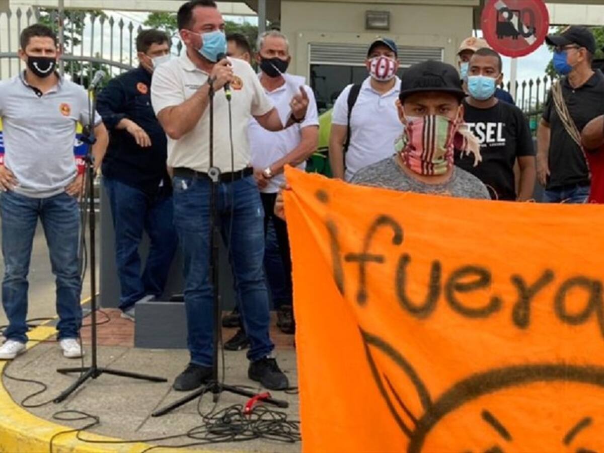 Hay cese de actividades y plantón en Ecopetrol de Barrancabermeja