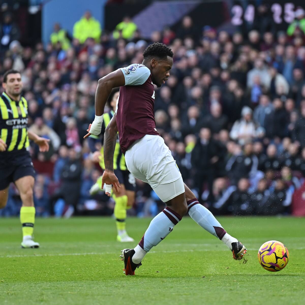Golazo de Jhon Jader Durán con Aston Villa ante el Manchester City: ojo a la definición