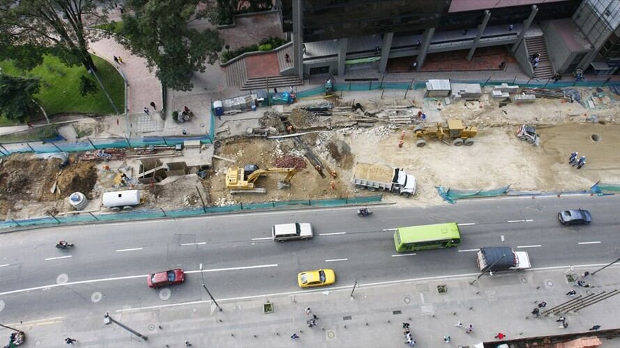 Quedó en firme la suspensión de la adjudicación de la licitación de la troncal de Transmilenio por la carrera séptima . Foto: Colprensa