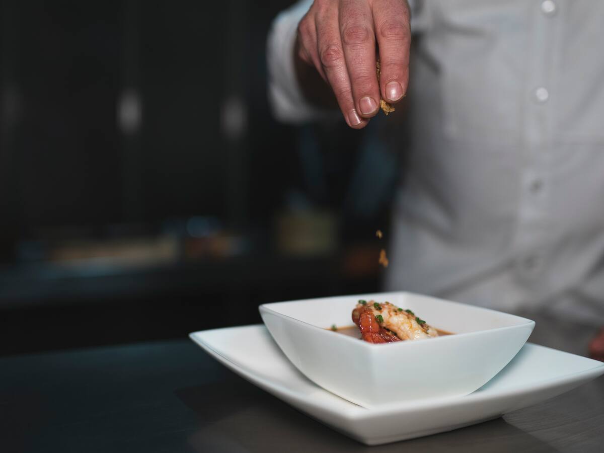 Pablo Zitzmann, el chef colombiano que fusiona sabores asiáticos y latinos en su restaurante en Miami