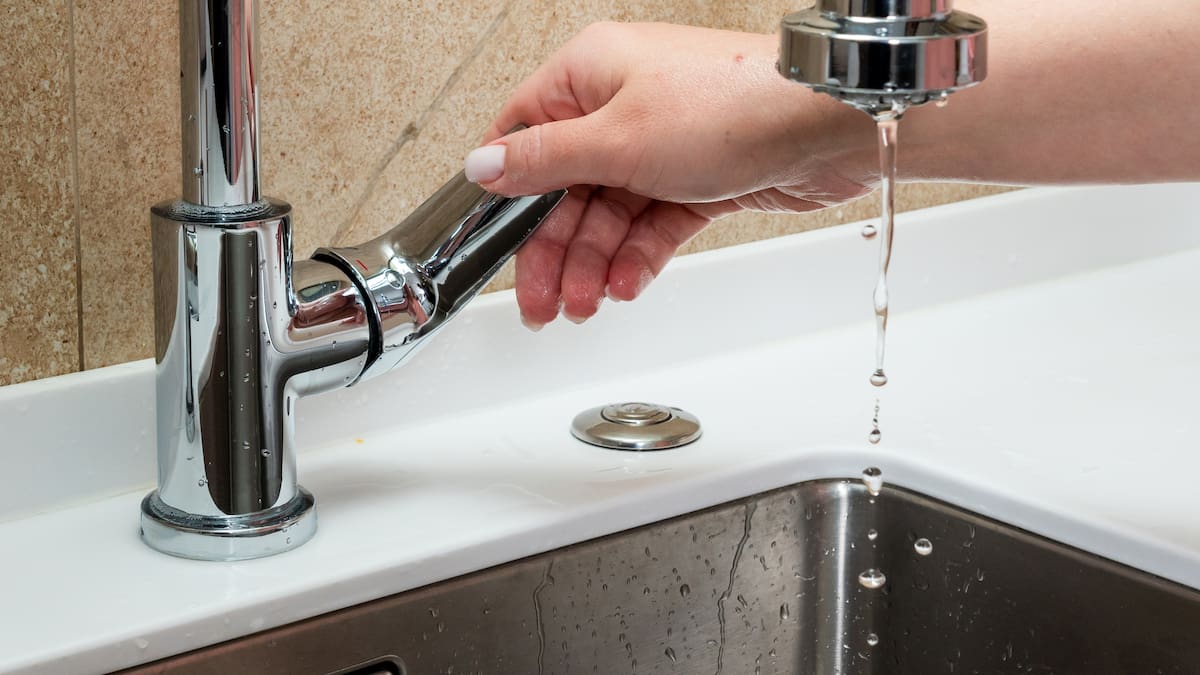 Servicio parcial y 7 viviendas afectadas dejó fuga de agua en Barranquilla