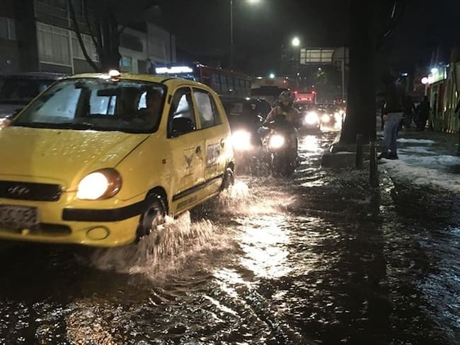 Un fuerte aguacero causó el desbordamiento de seis quebradas, afectando 17 barrios de Duitama el pasado 25 de noviembre. Foto: Colprensa
