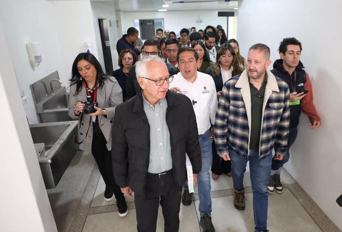 El ministro de Salud, Guillermo Alfonso Jaramillo, junto con el gobernador de Boyacá, Carlos Amaya, y el representante a la Cámara, Pedro José Suárez Vacca / Foto: Suministrada.