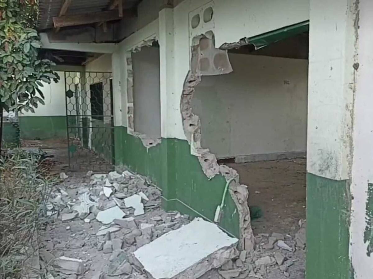 Delincuentes derribaron paredes de colegio en Algarrobo, Magdalena