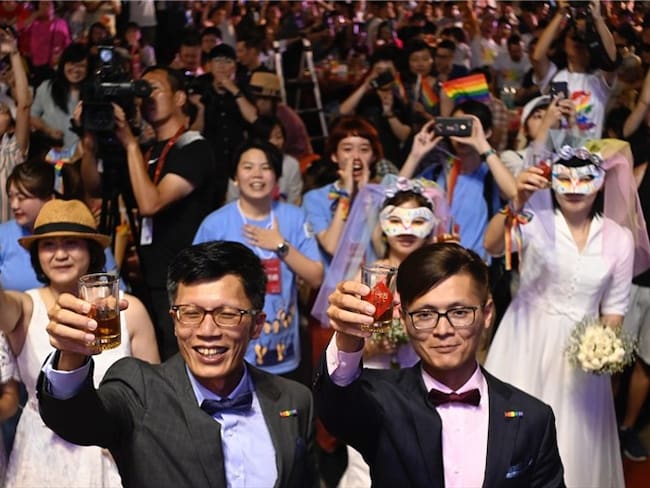 Taiwán celebra los primeros matrimonios igualitarios de Asia