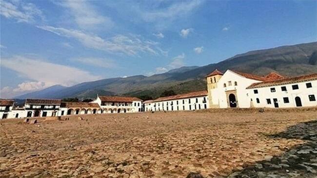 Javier Castellanos pidió a los turistas evitar las fiestas familiares y los actos públicos donde se generan aglomeraciones.. Foto: W