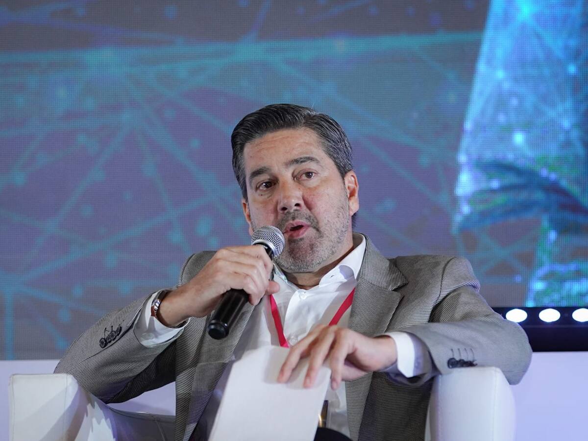 La modalidad virtual es un aliado para ampliar la cobertura educativa: Juan F. Montañez