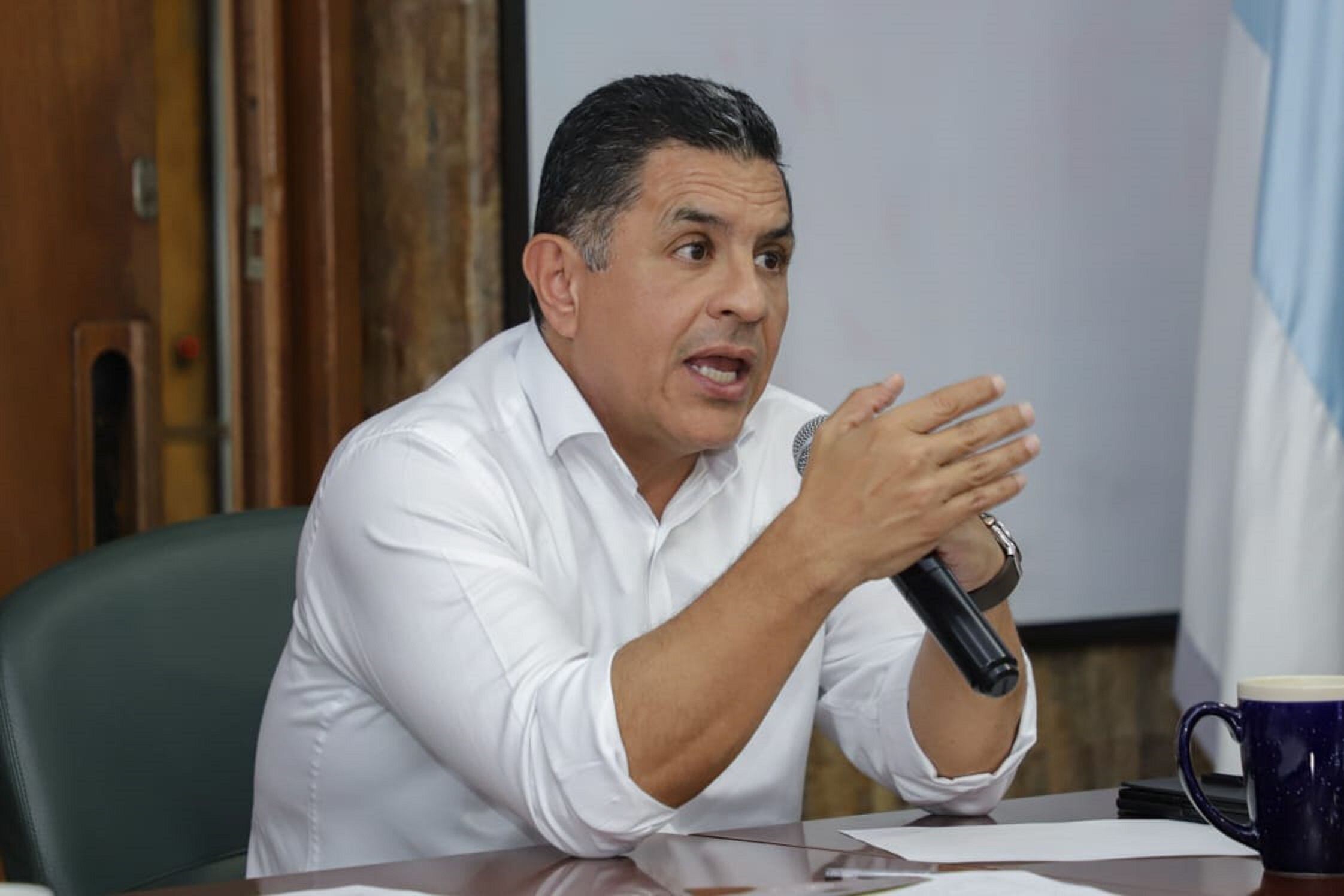 El incumplimiento ha provocado que la Alcaldía destine 23 mil millones en arriendos y transporte para ubicar a los niños en otros colegios. Foto: Alcaldía de Cali.