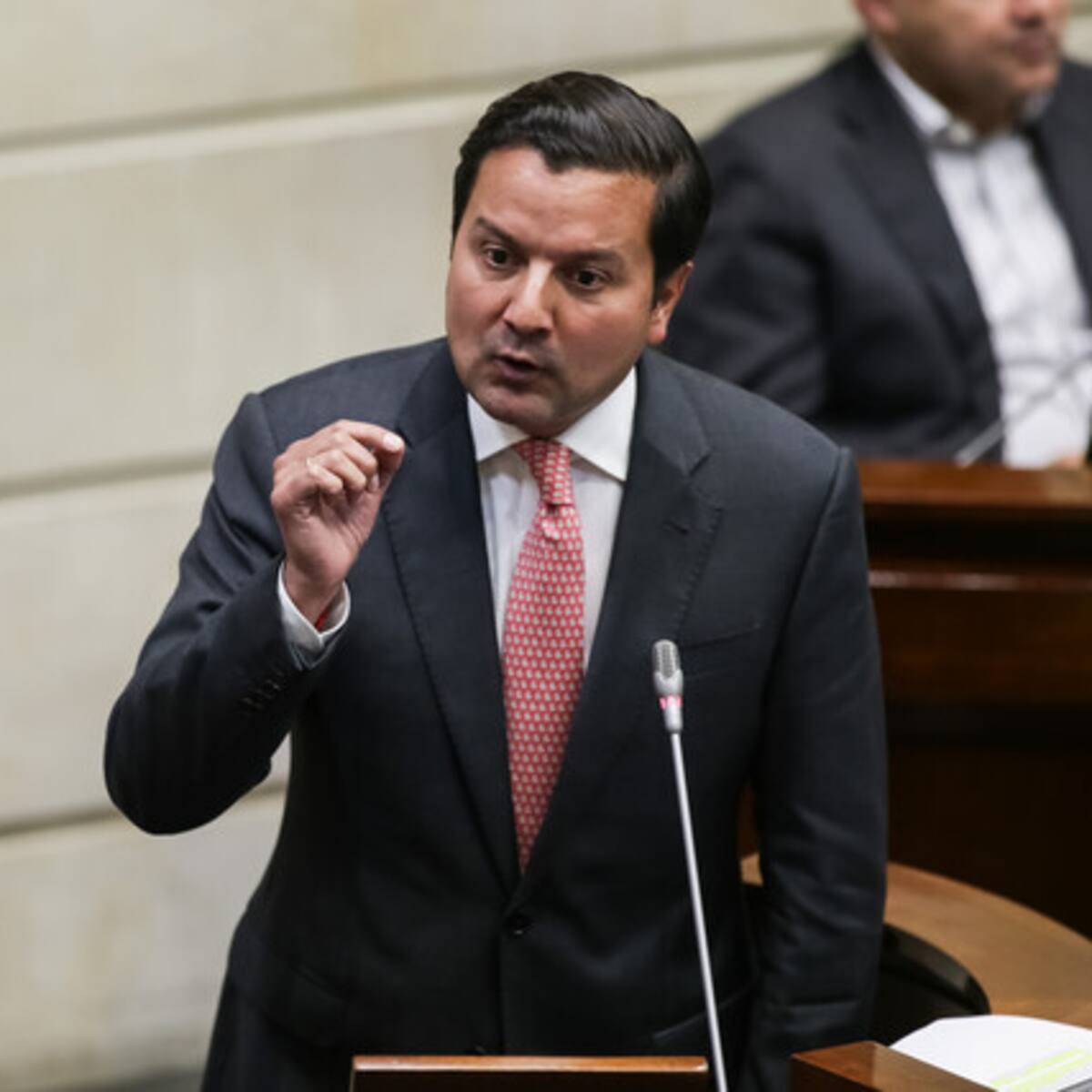 “Hemos sido testigos de polémicas, arrogancia y abusos de poder”: David Luna a Petro