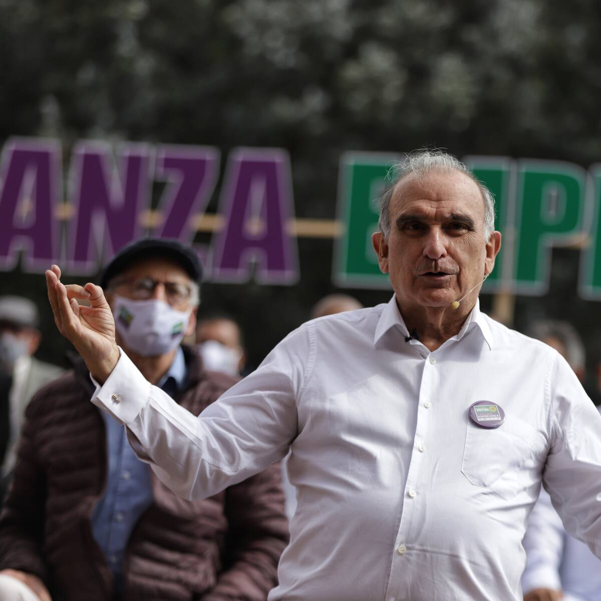 Ingrid Betancourt debería posponer su aspiración presidencial: Humberto de la Calle